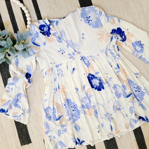 Free People Dresses & Skirts - Free People | Ivory Bell Sleeve | Blue Floral Tunic